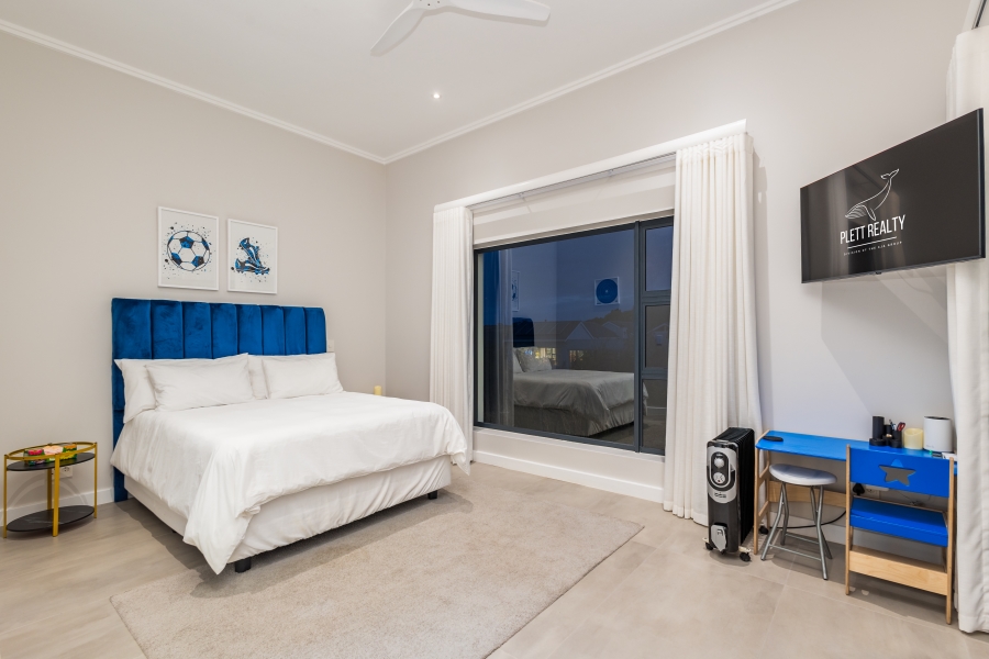 6 Bedroom Property for Sale in Brackenridge Western Cape
